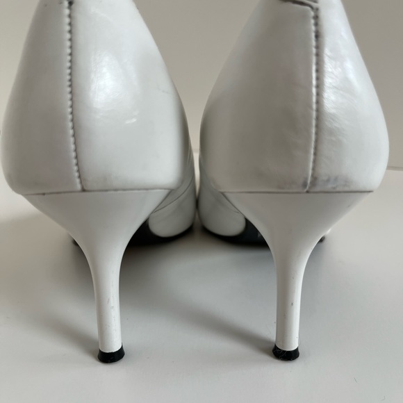 Size 8 White Steve Madden pumps - Picture 6 of 9